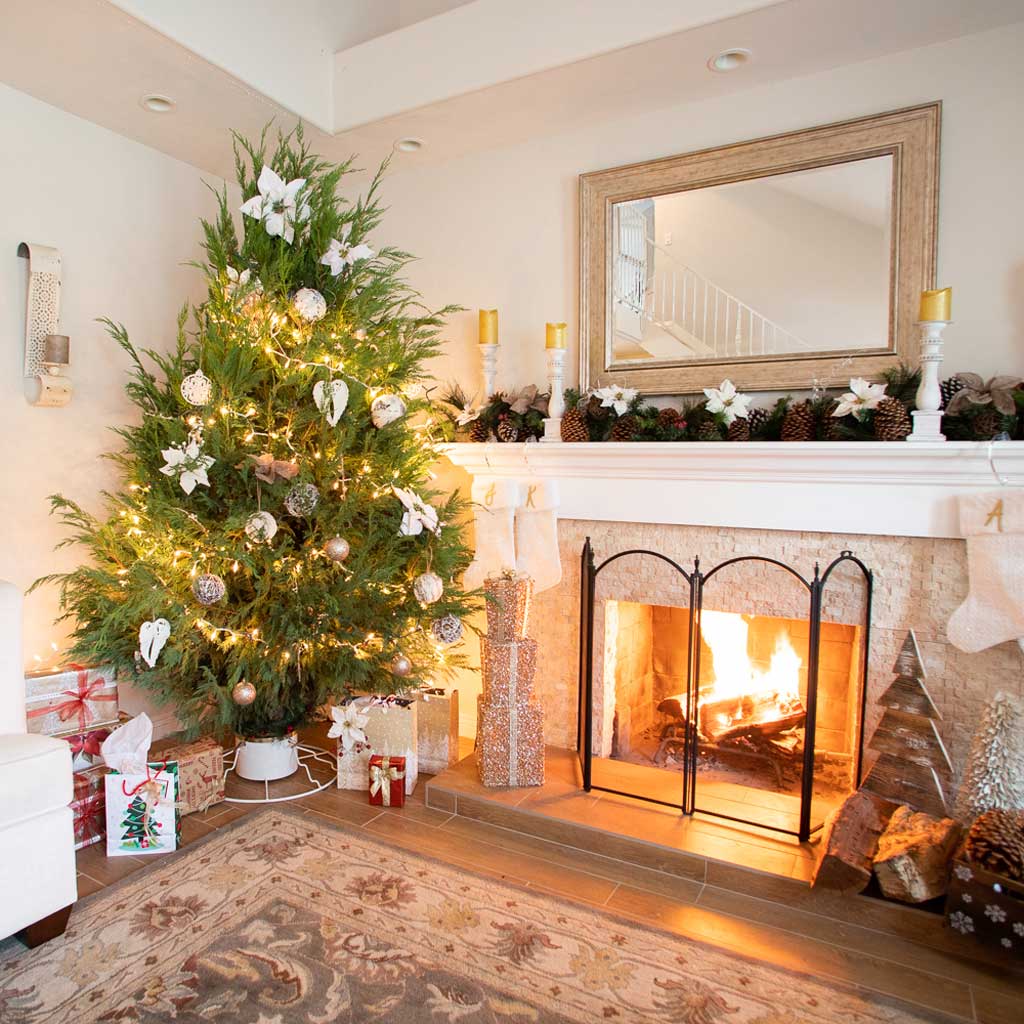 Yard Butler - Wholesale Christmas Decoration - The Perfect Christmas Tree Stand in White and Gold (medium)1