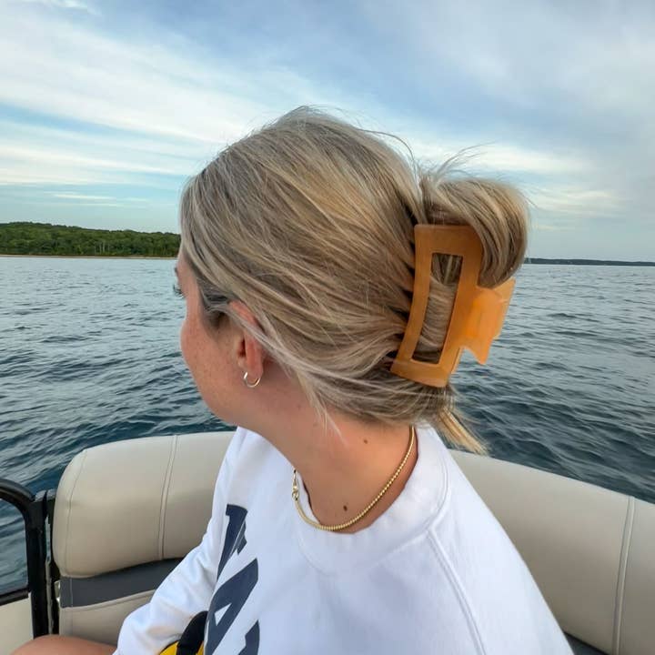 blush & bubbly – wholesale Hair clip – Women’s – Jumbo Jelly Hair Claw Clip, Orange Hair Clip, claw clip1