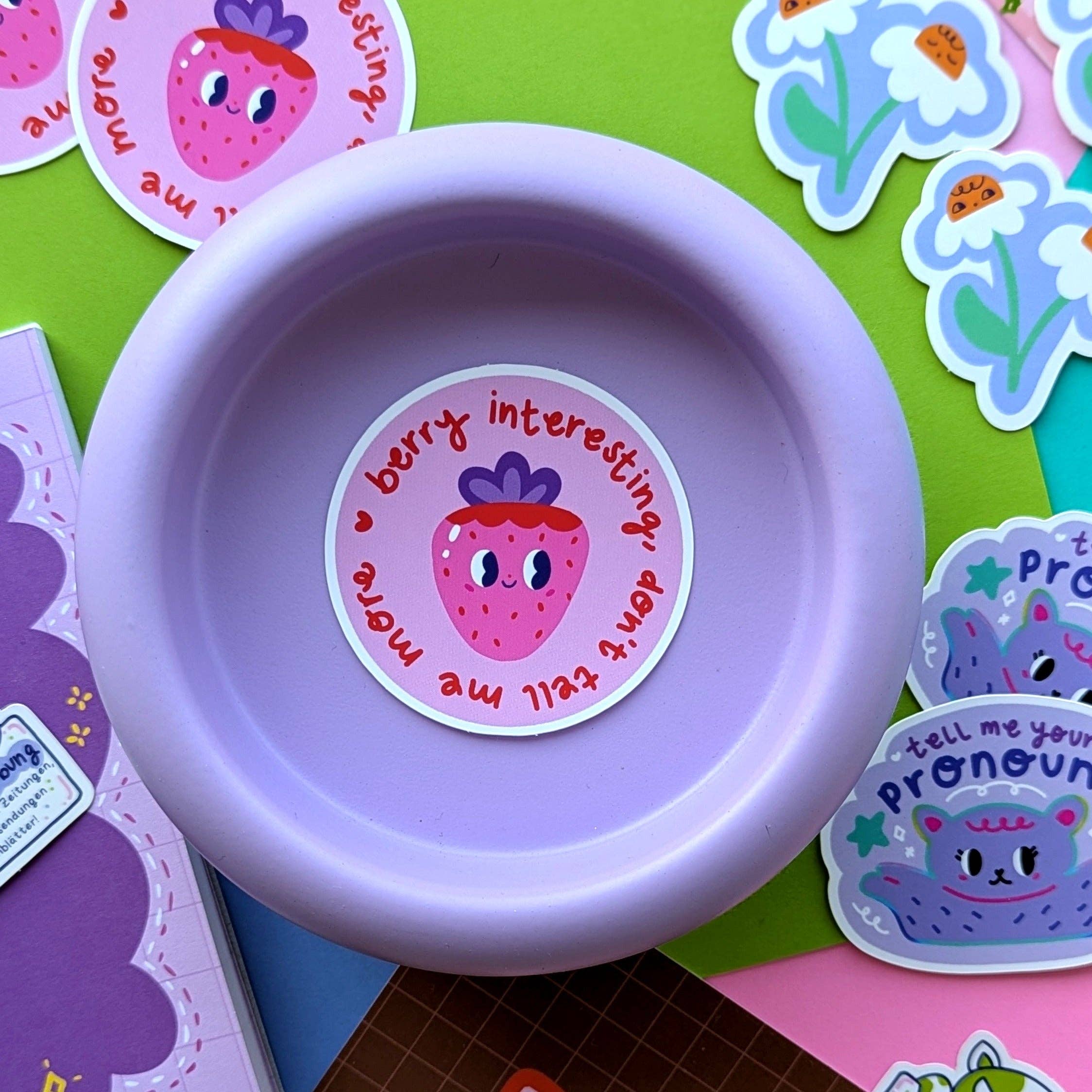 Studio Kumimi – Engroshandel Klistermærke – Bær Interessant, Fortæl Mig Ikke Mere Klistermærke1