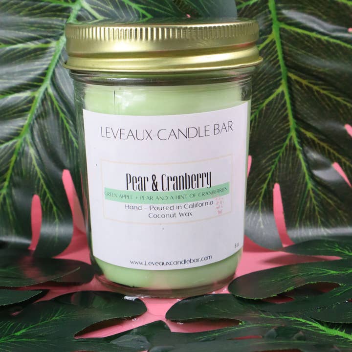 Poire et canneberge pour la vente par Leveaux Candle Bar
