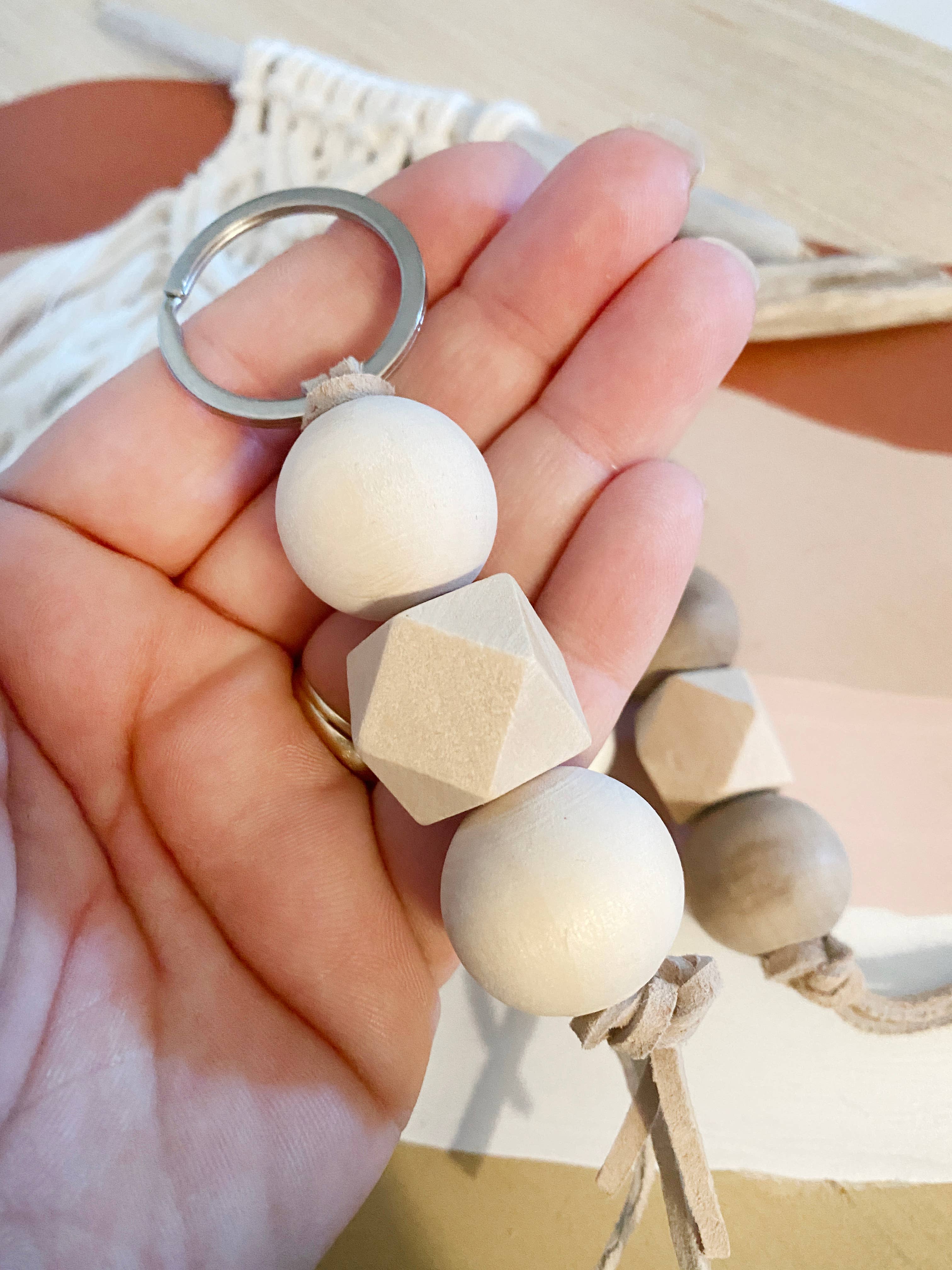 Simply Styled Art - Vente Porte-clés – femme - Porte-clés géométrique de perles de bois bohème6