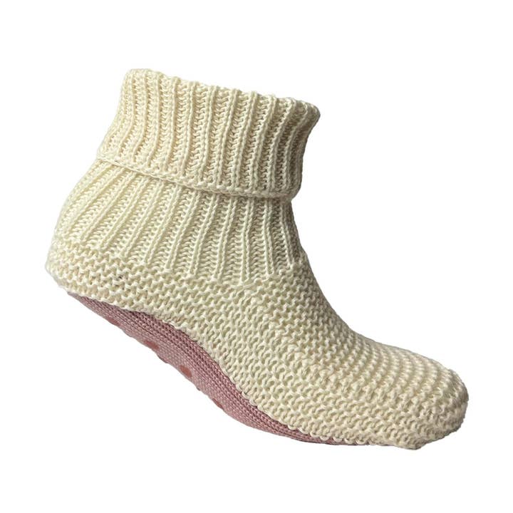 Damlätta marshmallowkräm och rosa tofflor för wholesale av Urban Knit Slipper Socks & Gifts