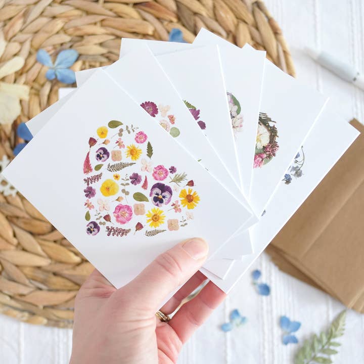 Conjunto de Cartões de Nota com Flores Prensadas Corações Sortidos por atacado de Seek & Bloom Creative Co.