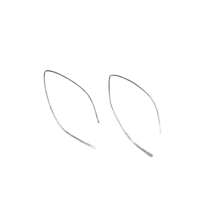 Boucles d'oreilles Qasioun Minimalist Minimalist en argent sterling pour la vente par Forai