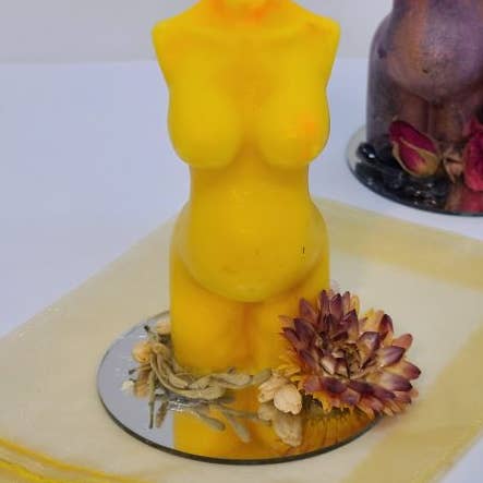 Melmade Scents - Wholesale Novelty Candle - Fertility Goddess Statue