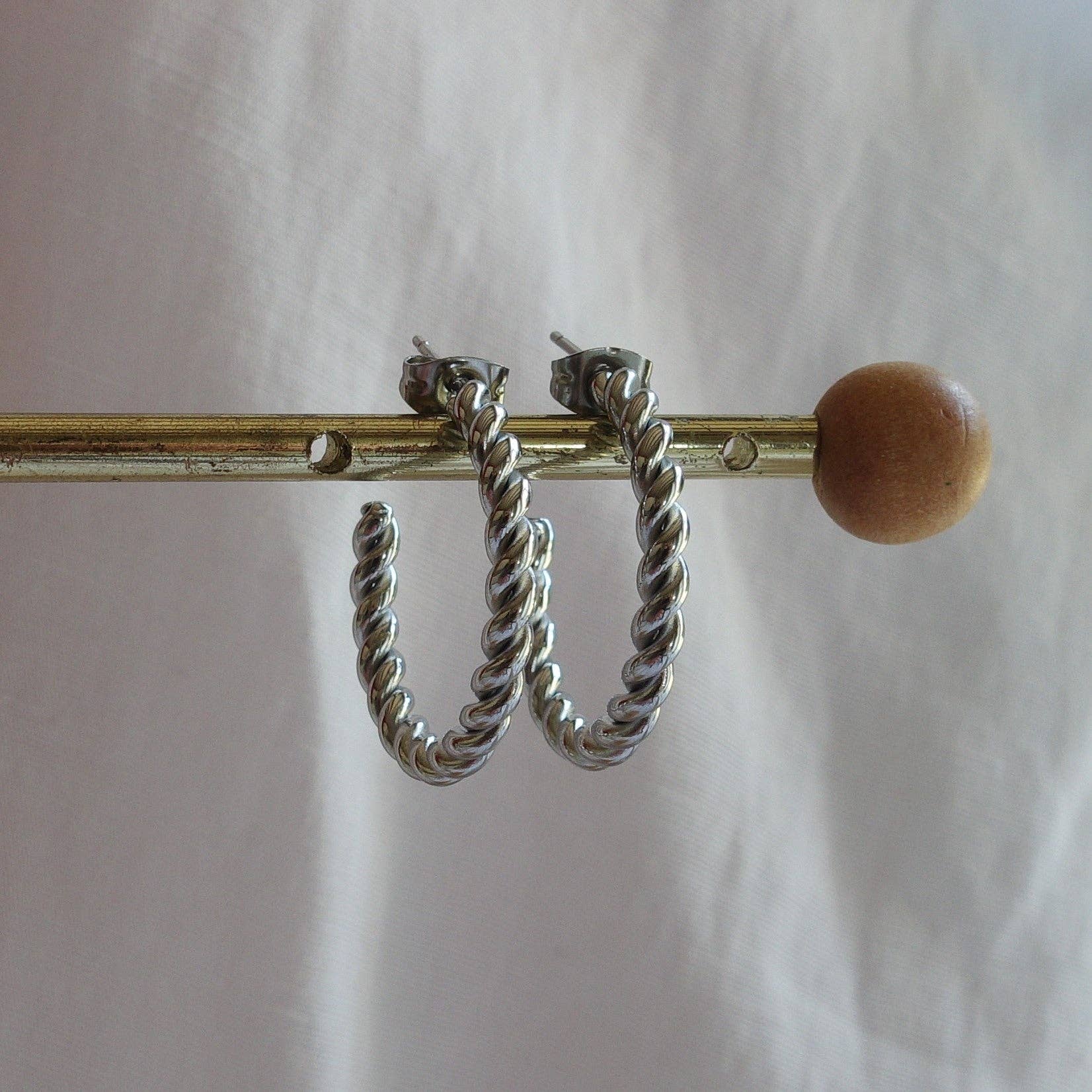 Daemon srls - Vendita all'ingrosso Orecchini a cerchio - BLAKE - Orecchini a cerchio torchon in acciaio inossidabile4