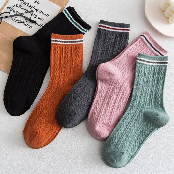 College Style Crew Socks With Cable Knit Pattern_CWMS075 for wholesale by ACCITY