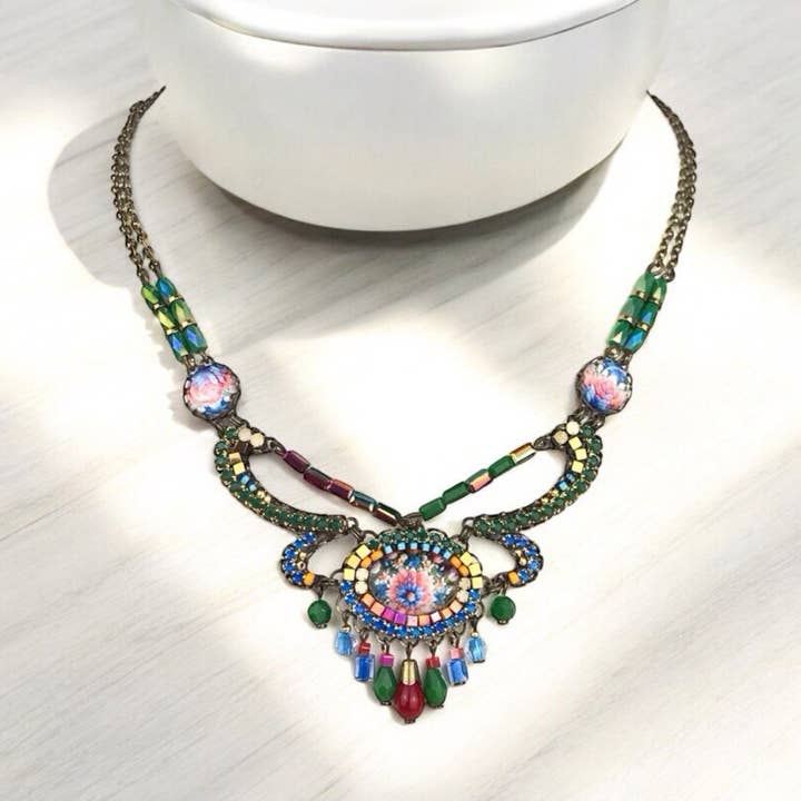 Colar estilo gargantilha de cristais NOMADA por atacado de melizijewelry