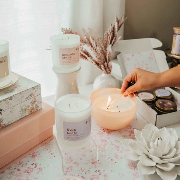 Magnolia blommar för wholesale av Pure Intentions Candle Company