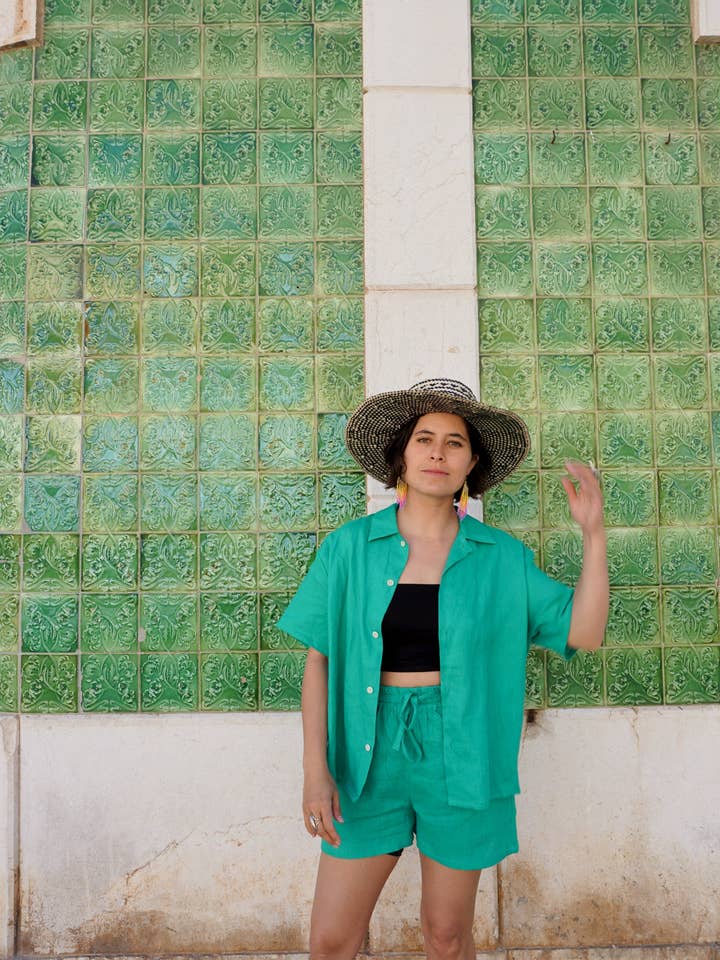 by kvp - Wholesale Button Down Shirt - Women's - Gilroy Shirt in Emerald City3