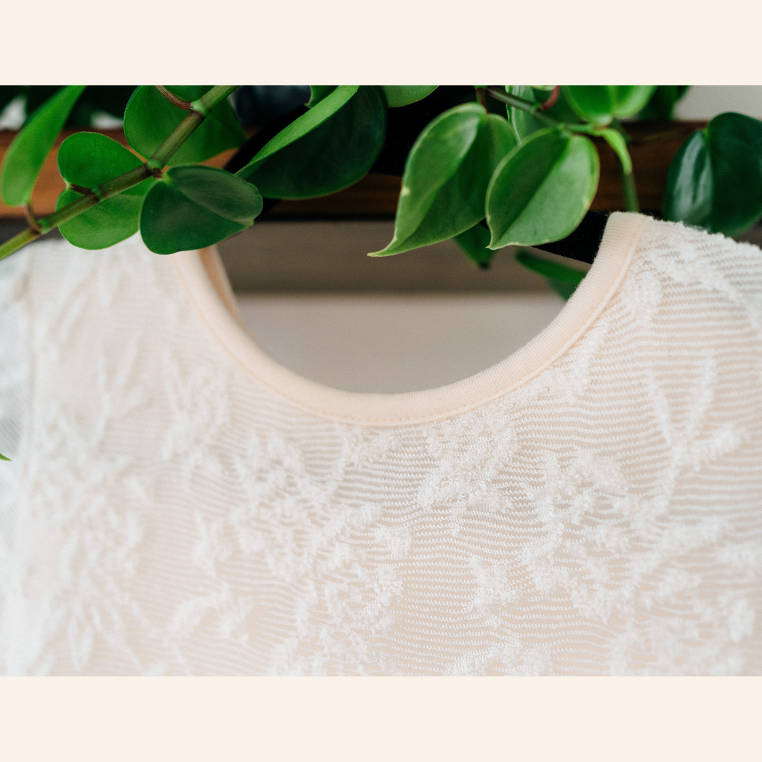 HAHA MAMA Clothing - Venta al por mayor Conjunto de mamá y bebé - Vestido Mommy & Me de encaje marfil para niño19