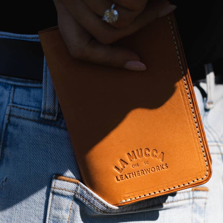 Paspoortportemonnee voor wholesale door La Mucca Leatherworks