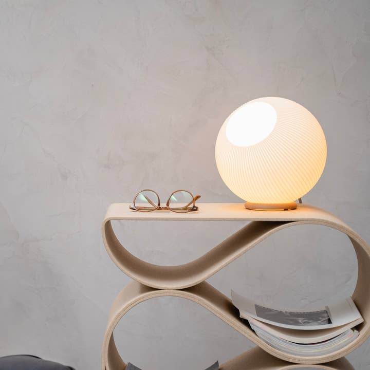 Lampada da tavolo Circ Plus | materiali riciclati | dimmerabile per la vendita all'ingrosso da parte di recozy