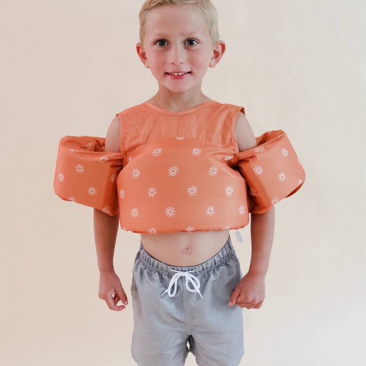 Zonnige Zwemmer voor wholesale door So Stinkin Cute Co.