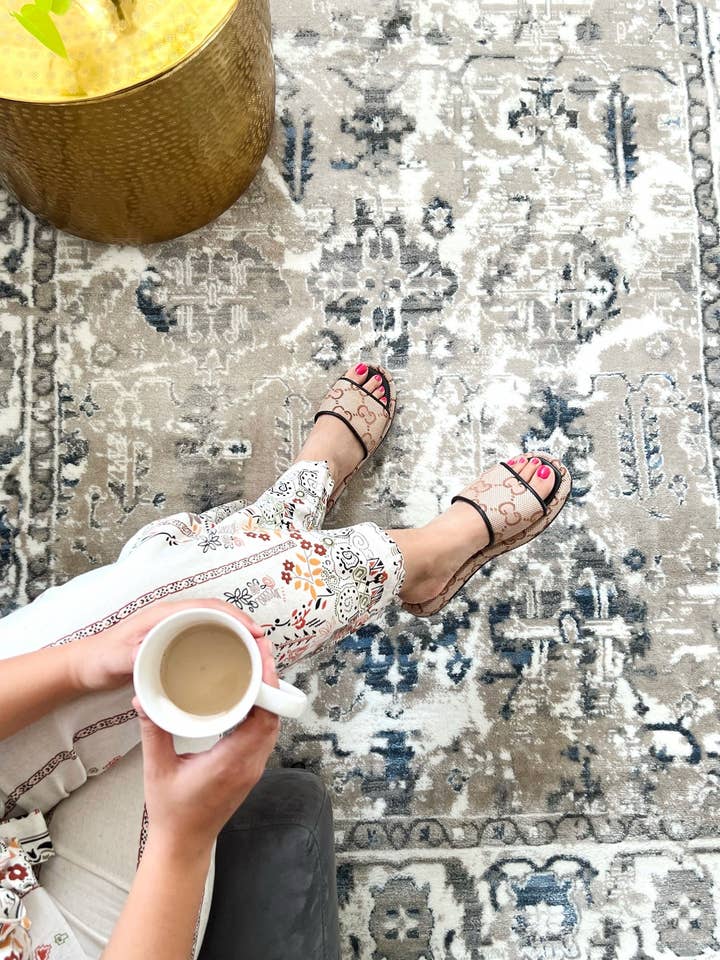 ROY's Home Vintage Effect Area Rugs, for wholesale by Roy's Home LLC