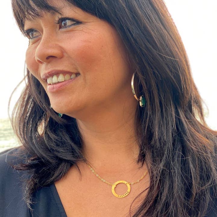 Collier Breathe Infinity Circle - Or pour la vente par Gogh Jewelry Design