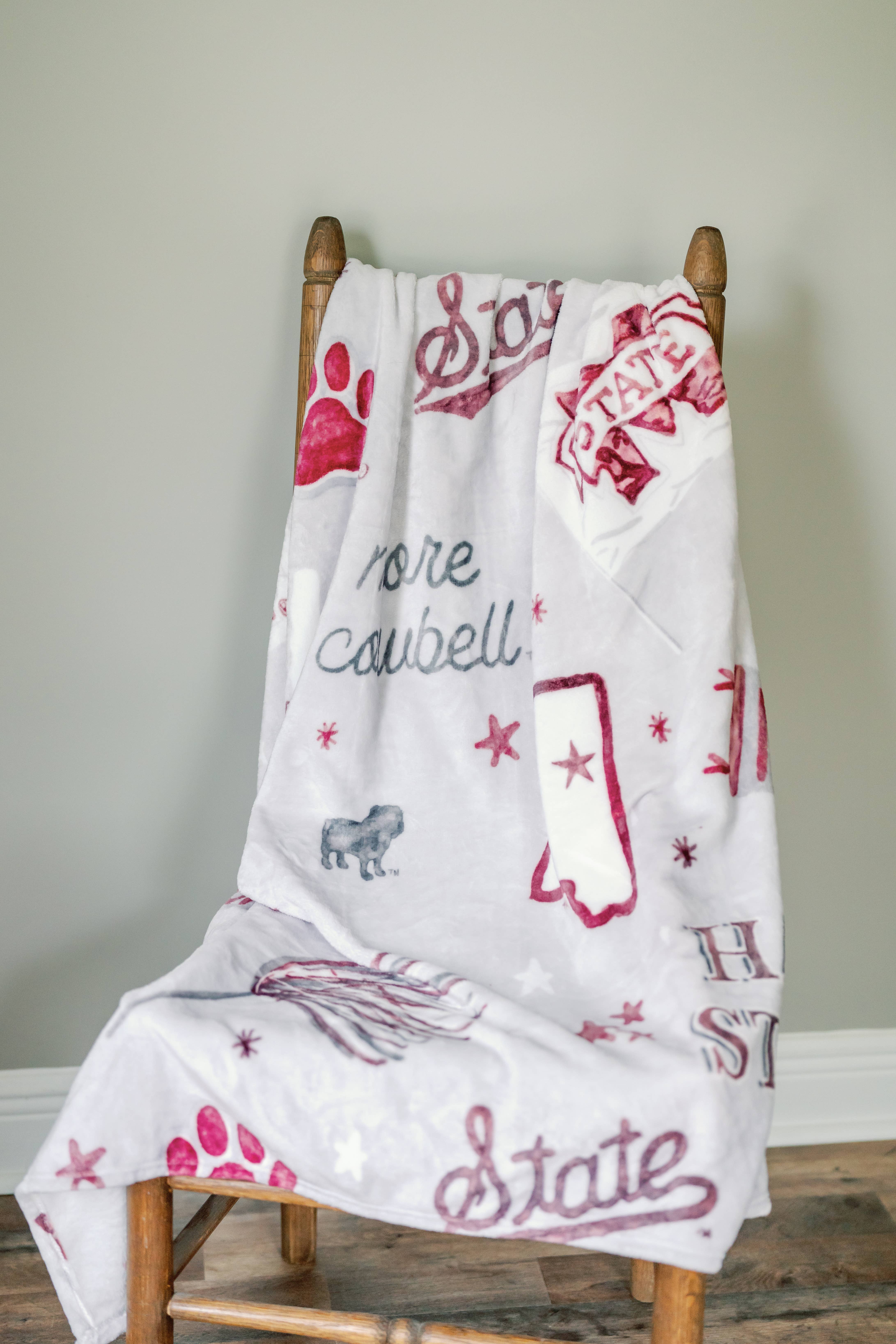 Gracefully Made Art – Manta para sofá por atacado – Cobertor de Flanela de Pêlo Mississippi State, Universitário1