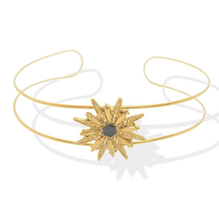 Choker rigido con grande stella placcata in oro per la vendita all'ingrosso da parte di Trepillé