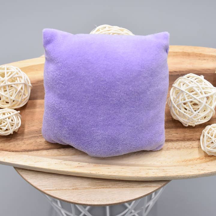 Plushie Purple for wholesale by pinkabell e.U.