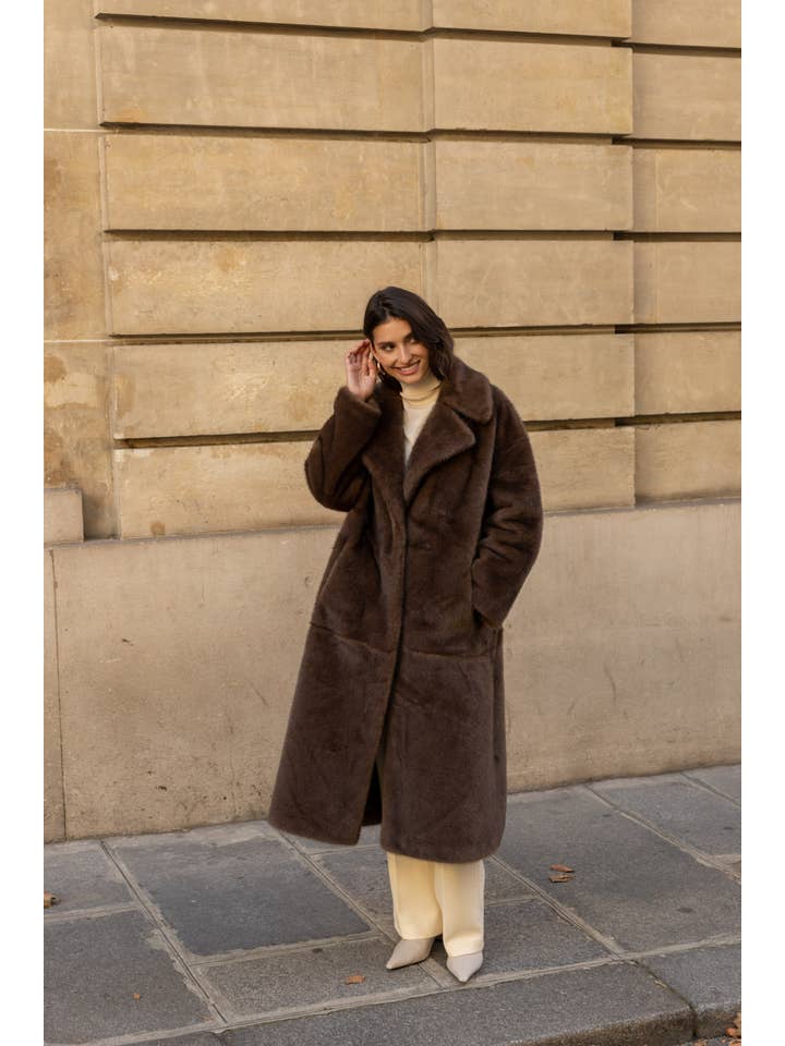 Attentif Paris - Wholesale Fur/Faux Fur Coat - Women's - Long synthetic fur coat with lapel collar26