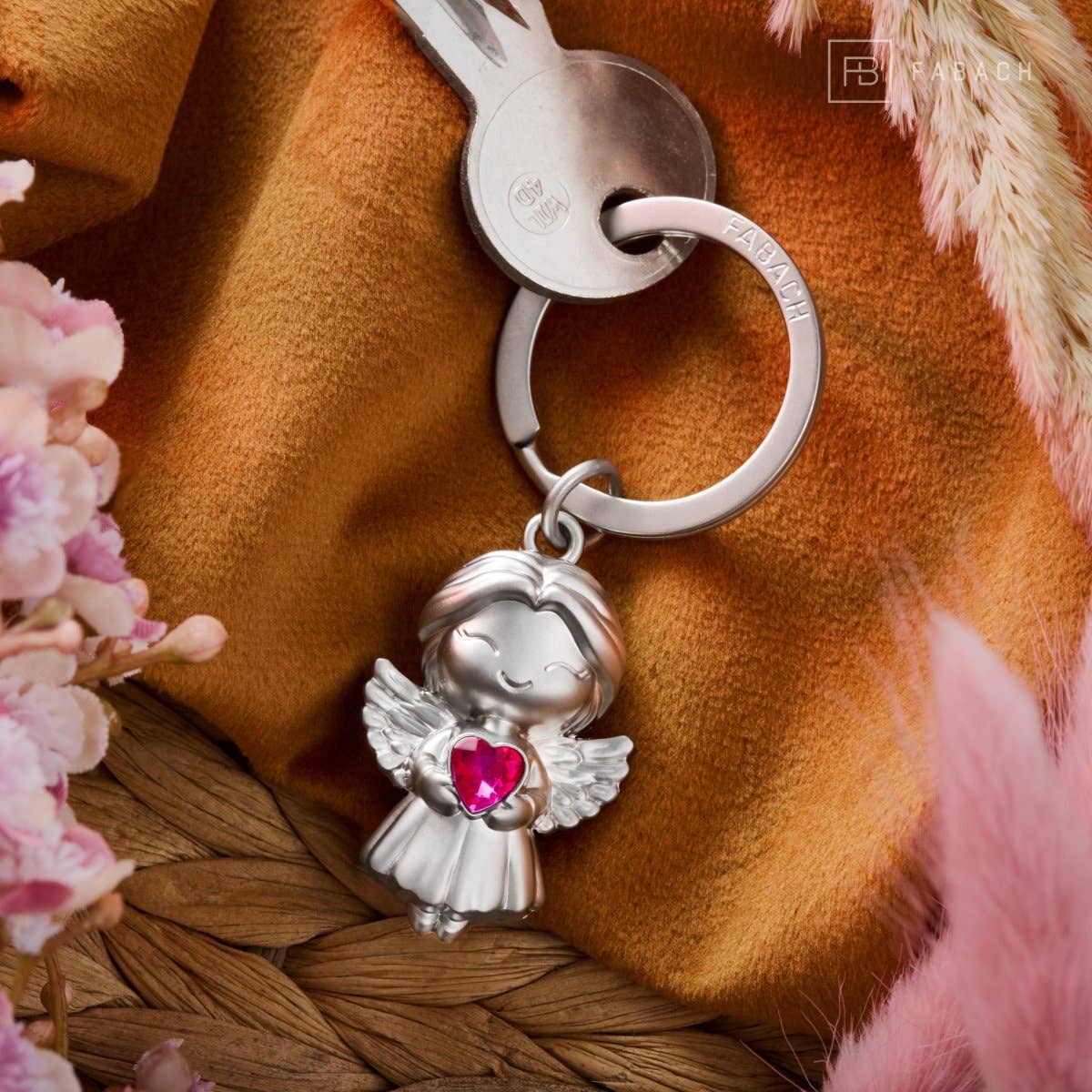 FABACH – Die Schlüsselanhänger-Schmiede - Wholesale Keychain - Women's - Guardian Angel Keychain "Lucy" with Shimmering Crystal Heart - Angel Good Luck Charm Keychain Love3