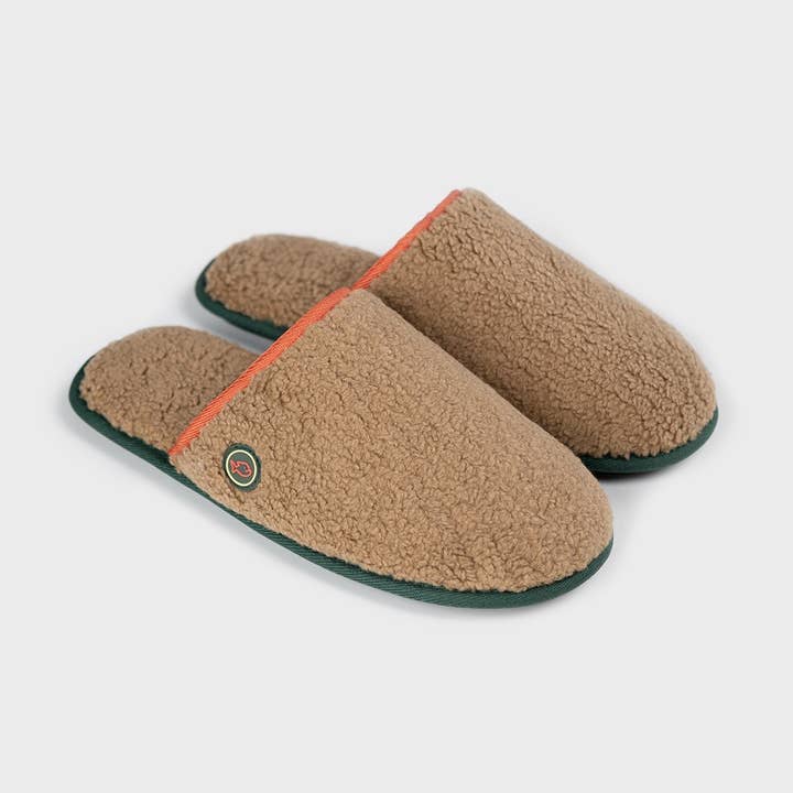 Sherpa-Hausschuhe in Kamelbraun und andere Ergebnisse für chausson im Großhandel. Kostenlose Rücksendungen und 60-Tage-Zahlungsziel auf Faire im Trend auf Faire.