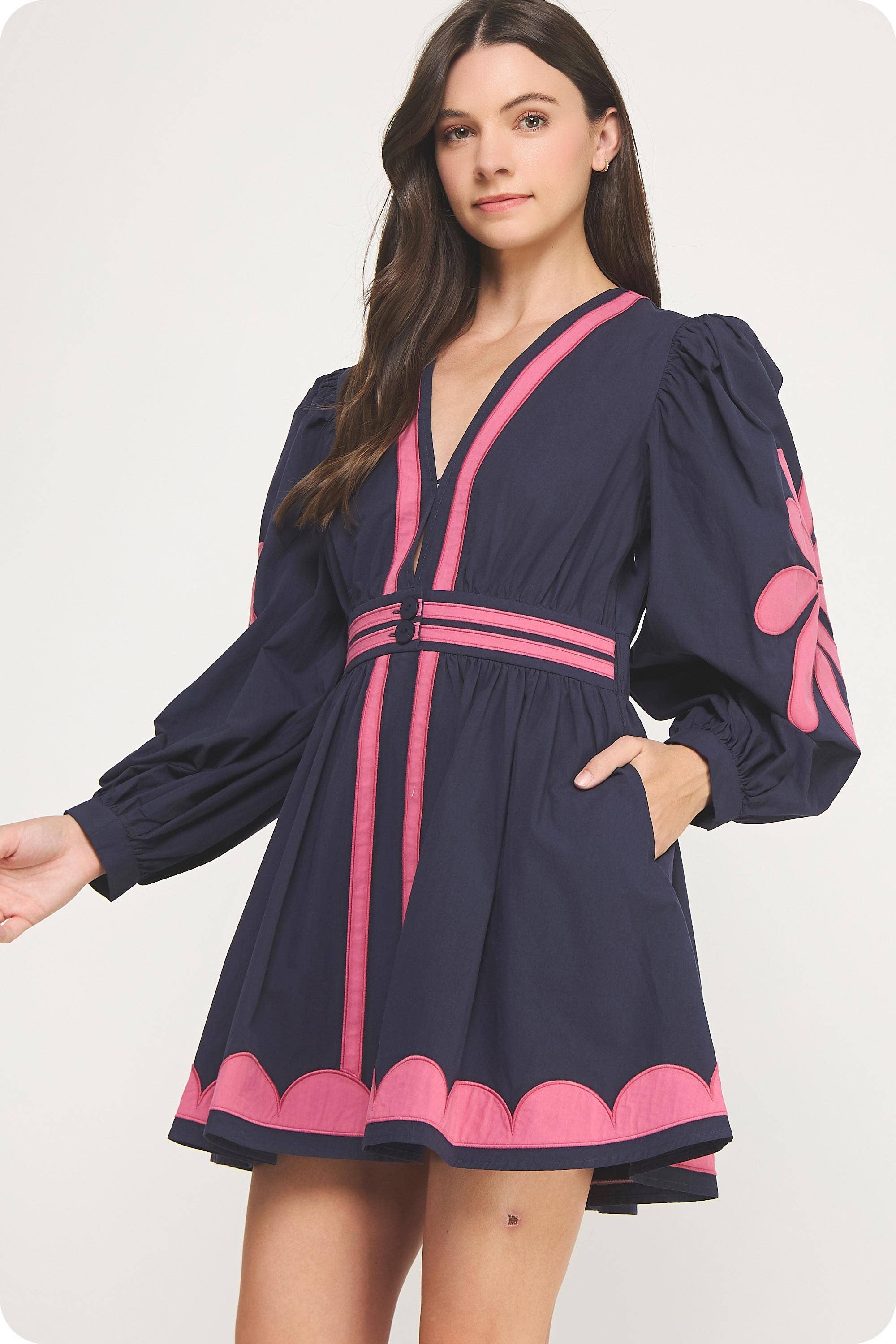 Marine/château Rose Robe courte à broderie contrastée Flower Patch en vente sur Faire5