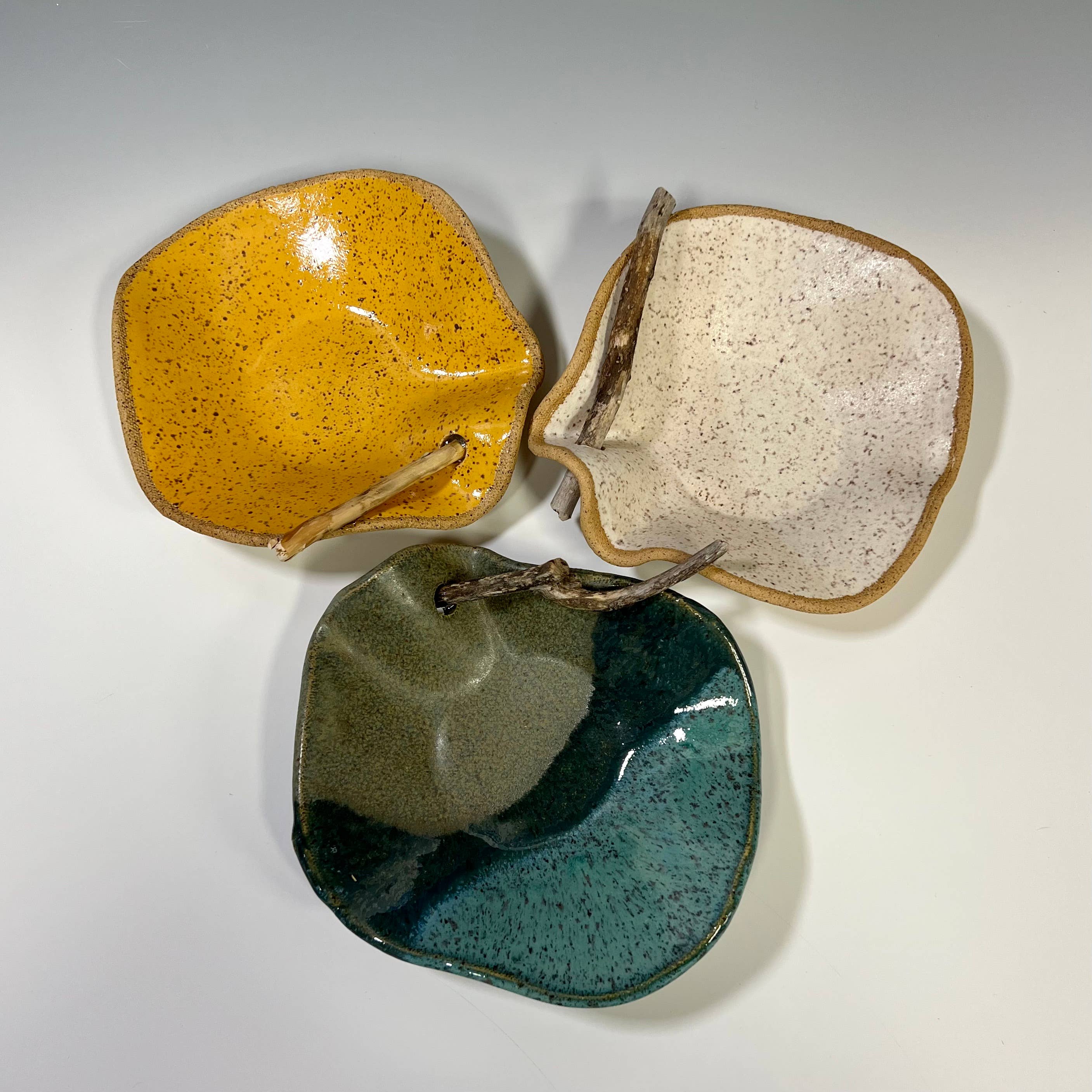 Jennifer Lee Studios - Vente Assiettes/plats/bols de décoration - Petit bol à volants en bois flotté6