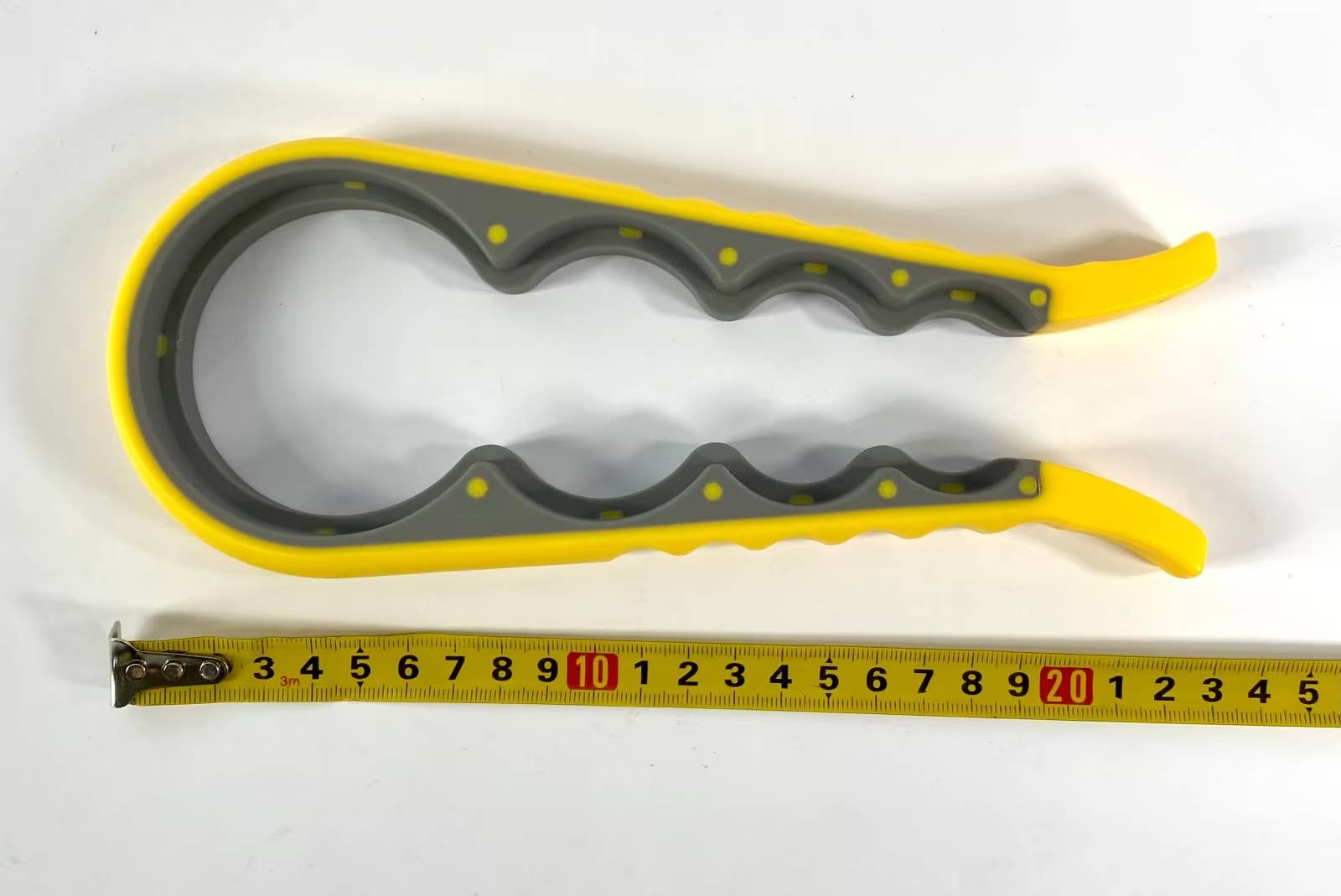 Salzmann Restwaren GmbH - Wholesale Kitchen Tool/Gadget - 5-in-1 lid opener3