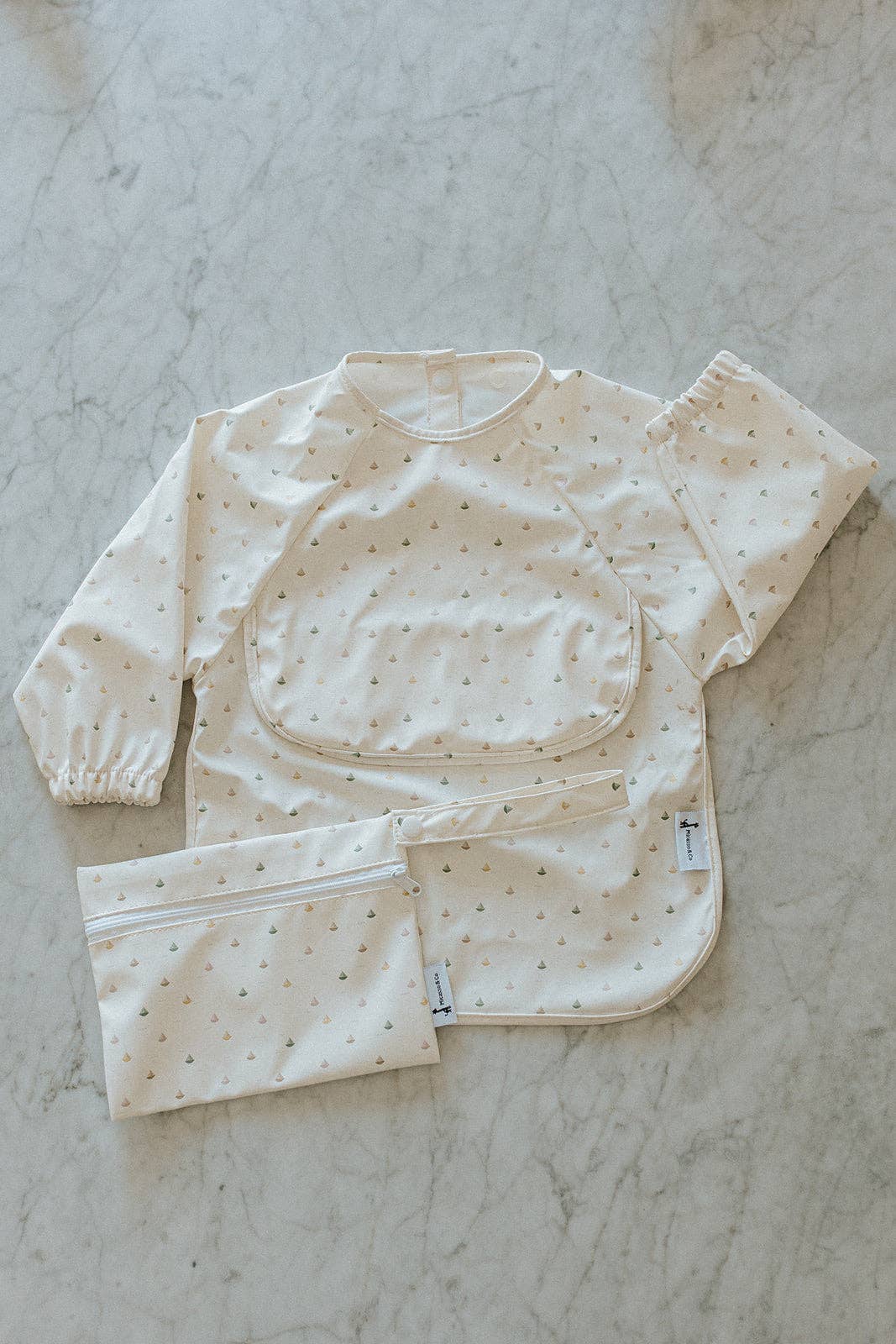 Micasso & Co - Wholesale Apron - Kids - Long-sleeve bib with integrated pocket21