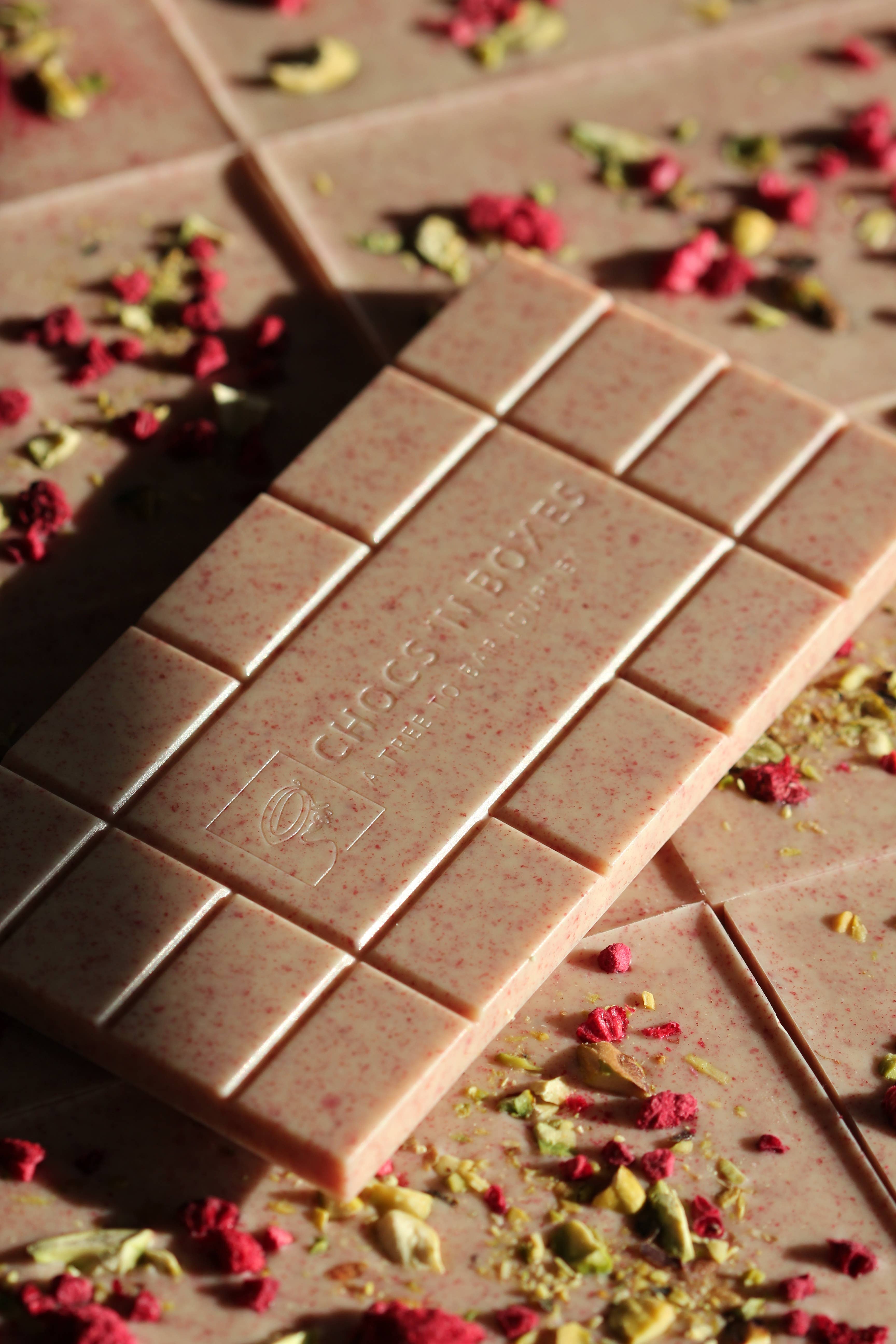 Chocs ‘N Boxes - Wholesale Chocolate Bar - 35% White Chocolate Bar with Pistachio & Raspberry2