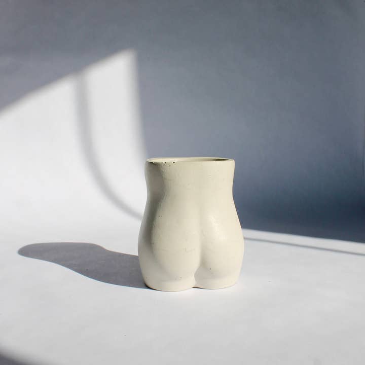 House of Ivy - Wholesale Plant Pot - Concrete Female Body Vase