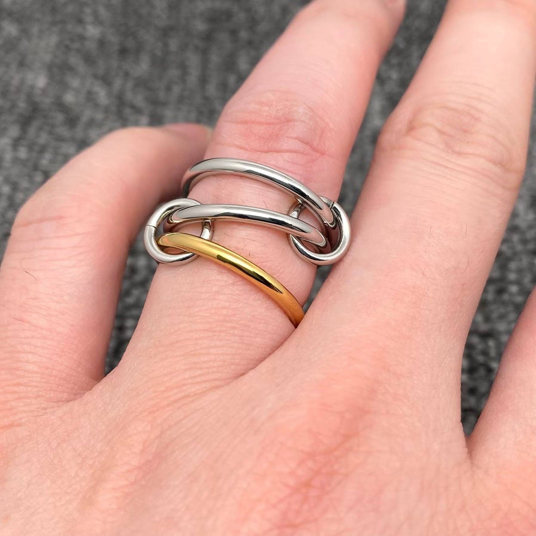 Mio Queena - Wholesale Cocktail/Statement Ring - Two Tone 3 Ring Linked Together |18K Gold Plated S.Steel-FGS3