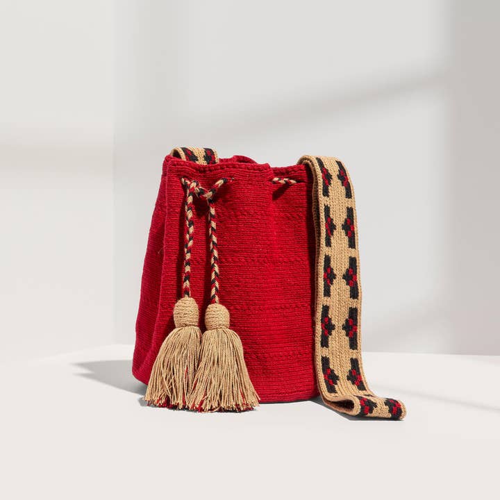 Sac crocheté Wayúu Rouge pour la vente par One Thread Collective