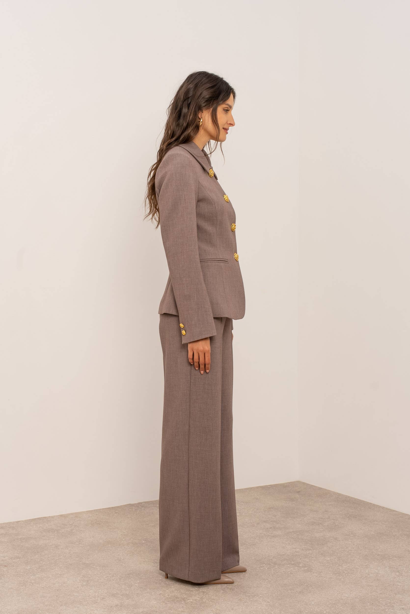 Attentif Paris - Wholesale Jacket - Women's - [Aura] Fitted jacket with shirt collar and gold buttons24