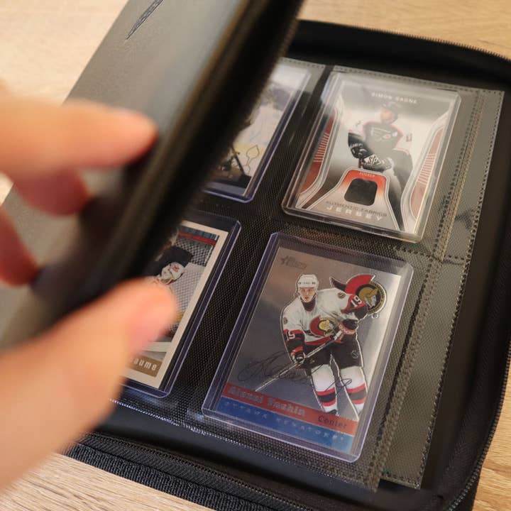 EVORETRO - Wholesale Binder - Shield+Compact Toploader Binder 2X2 - Black6