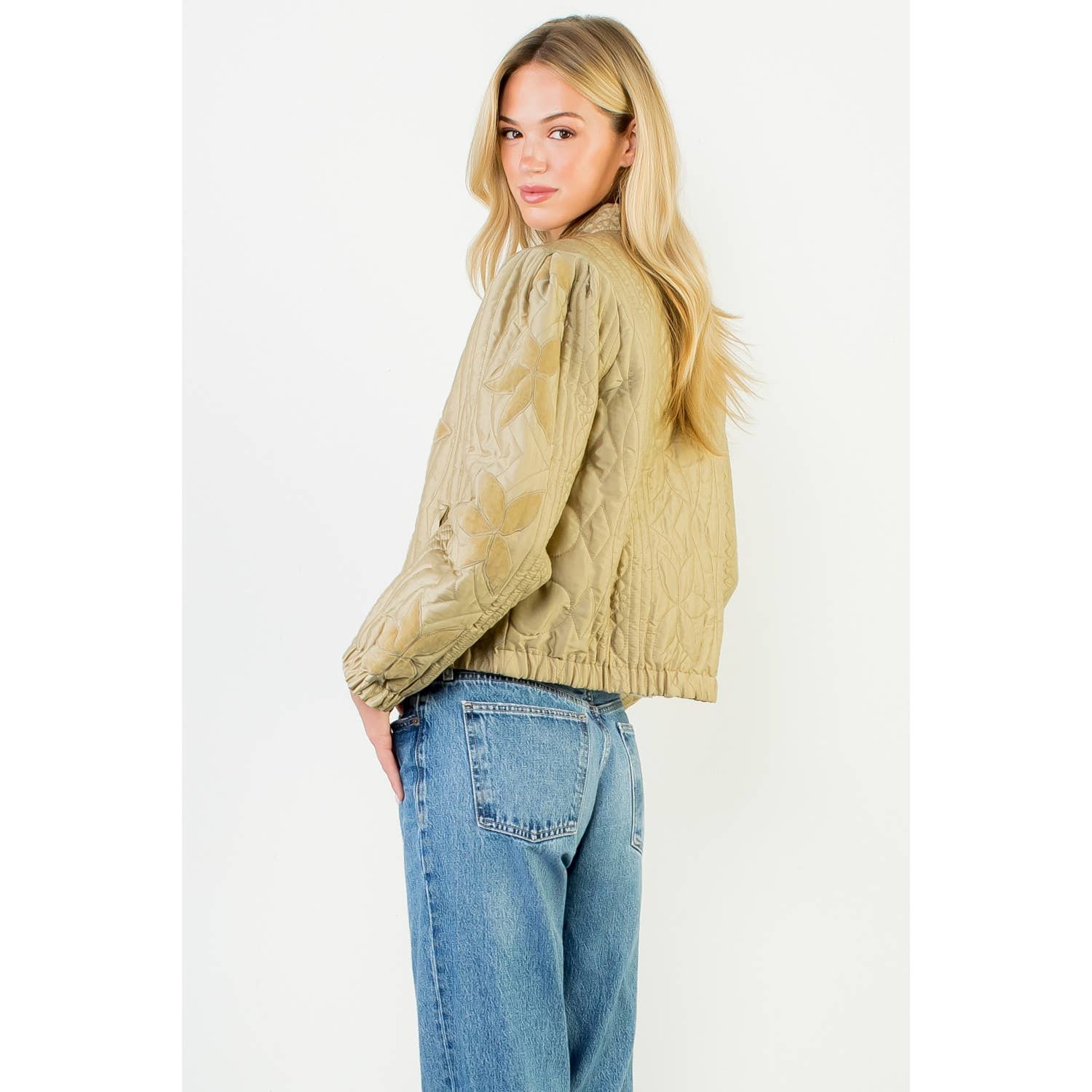 OLIVA Giacca trapuntata con dettagli floreali in velluto in vendita all'ingrosso su Faire4