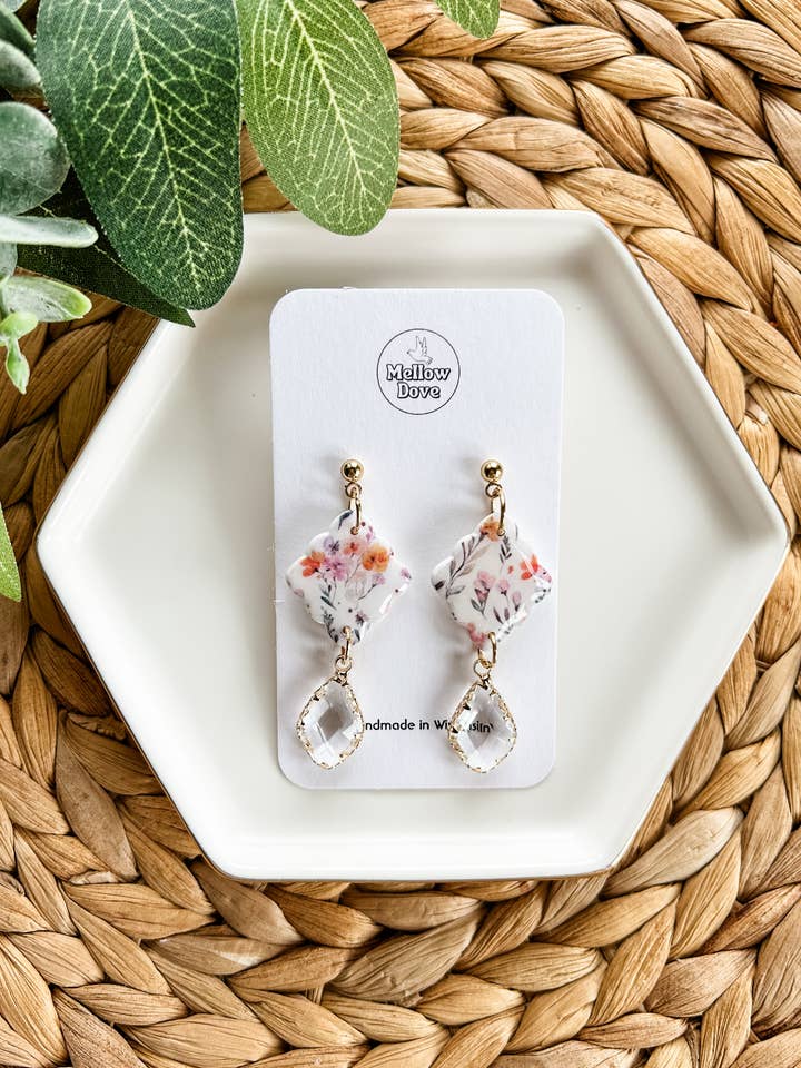 Brinco floral marcante de primavera por atacado de Mellow Dove Designs