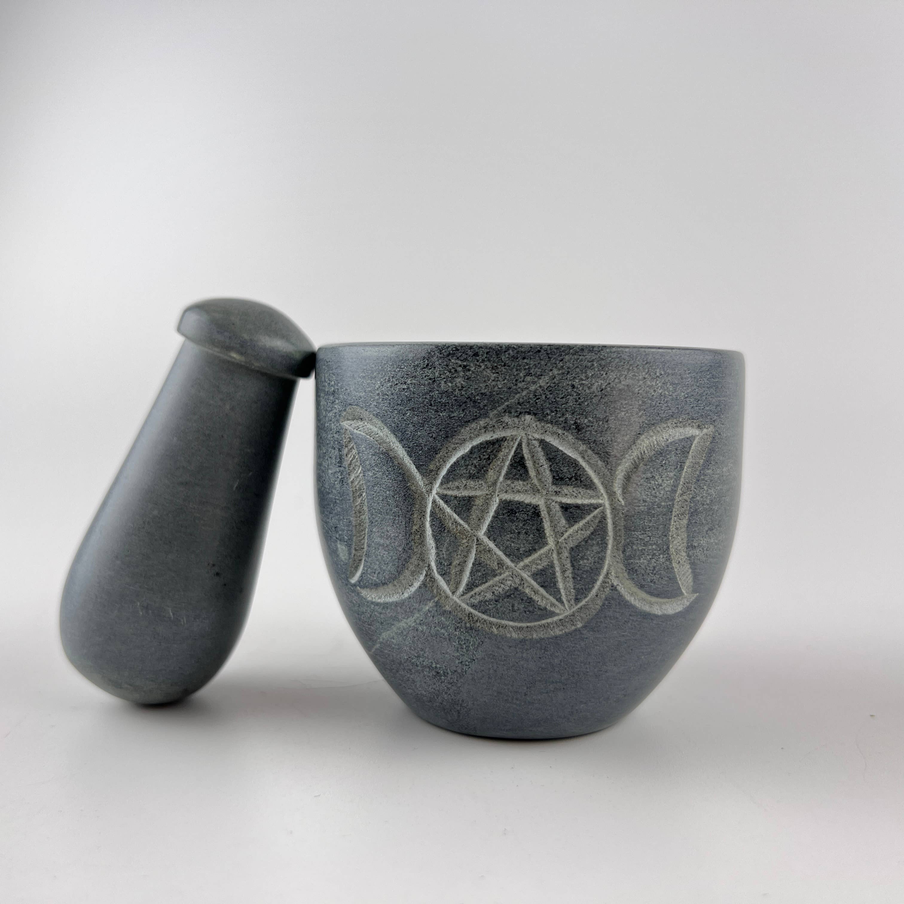GREENROOTS USA LLC - Vente Mortiers et pilons - Mortier et pilon en stéatite sculptés Triple Moon Pentagram 2,75 pouces0