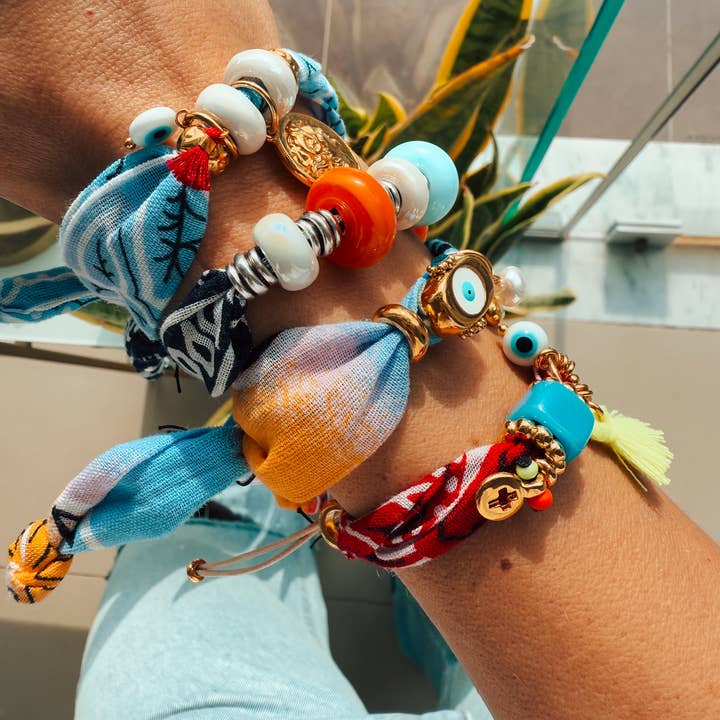 Goupi - Wholesale Beaded Bracelet - Summer bandana scarf bracelets with goldand silver charms