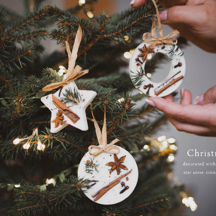 Bobella Co. - Wholesale Wax Melt - Christmas Scented Tree Decorations