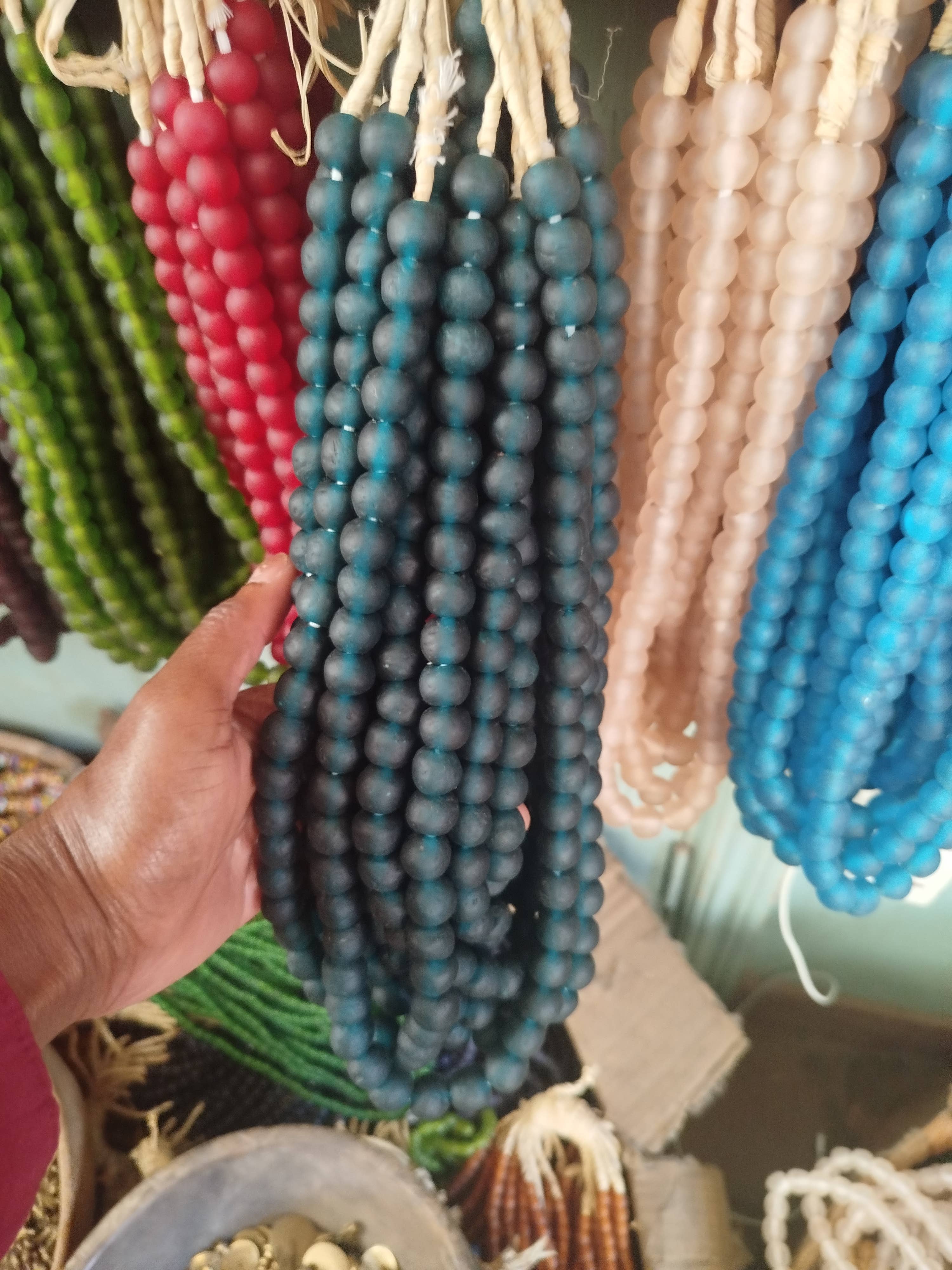 African Craft Collection - Vente Perle - Perle en verre recyclé en poudre du Ghana - Pour la fabrication de bijoux7