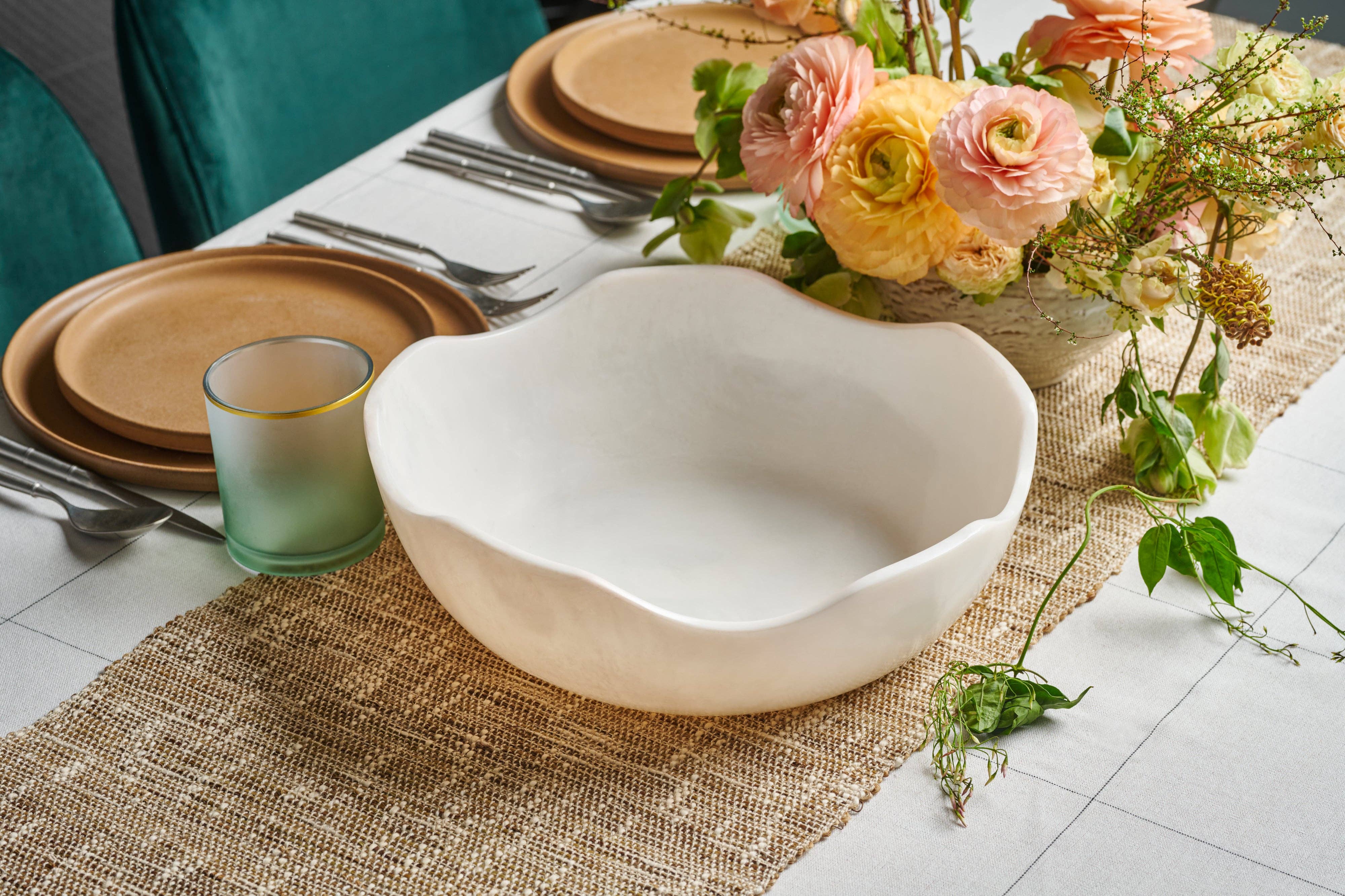 Lainy Home - Wholesale Decorative Plate/Dish/Bowl - Wavy Resin Bowl 13" X 4"2