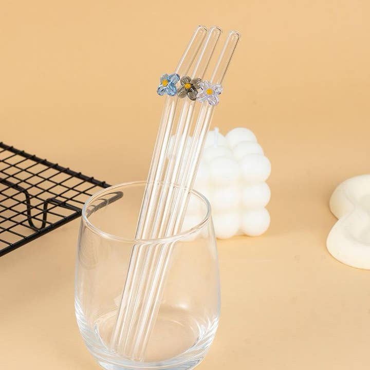 Daisy Flower Reuse Clear Transparent Glass Bend Drink Straws and other Purchase Wholesale food and smoothies. Free Returns & Net 60 Terms on Faire trending on Faire.