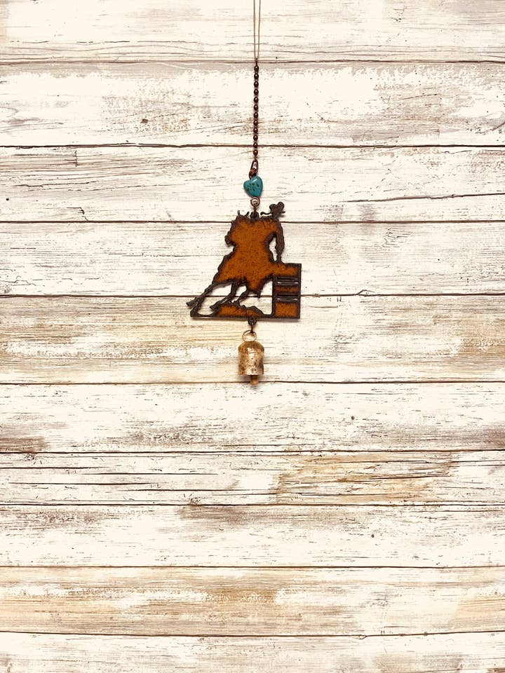 Carillon de jardin en métal rustique Barrel Racer Bell Nana pour la vente par Universal Ironworks USA