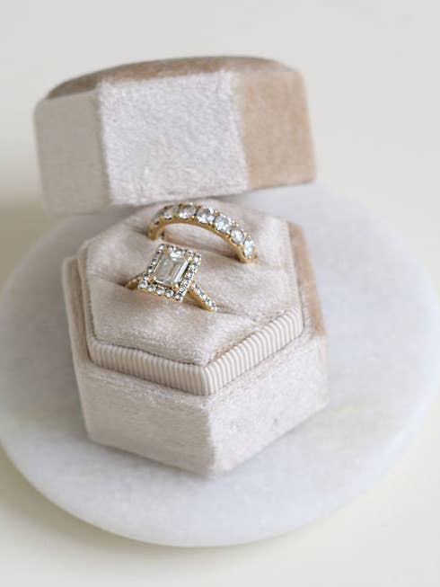 Caixa Anel Veludo - Champanhe por atacado de Six Stories