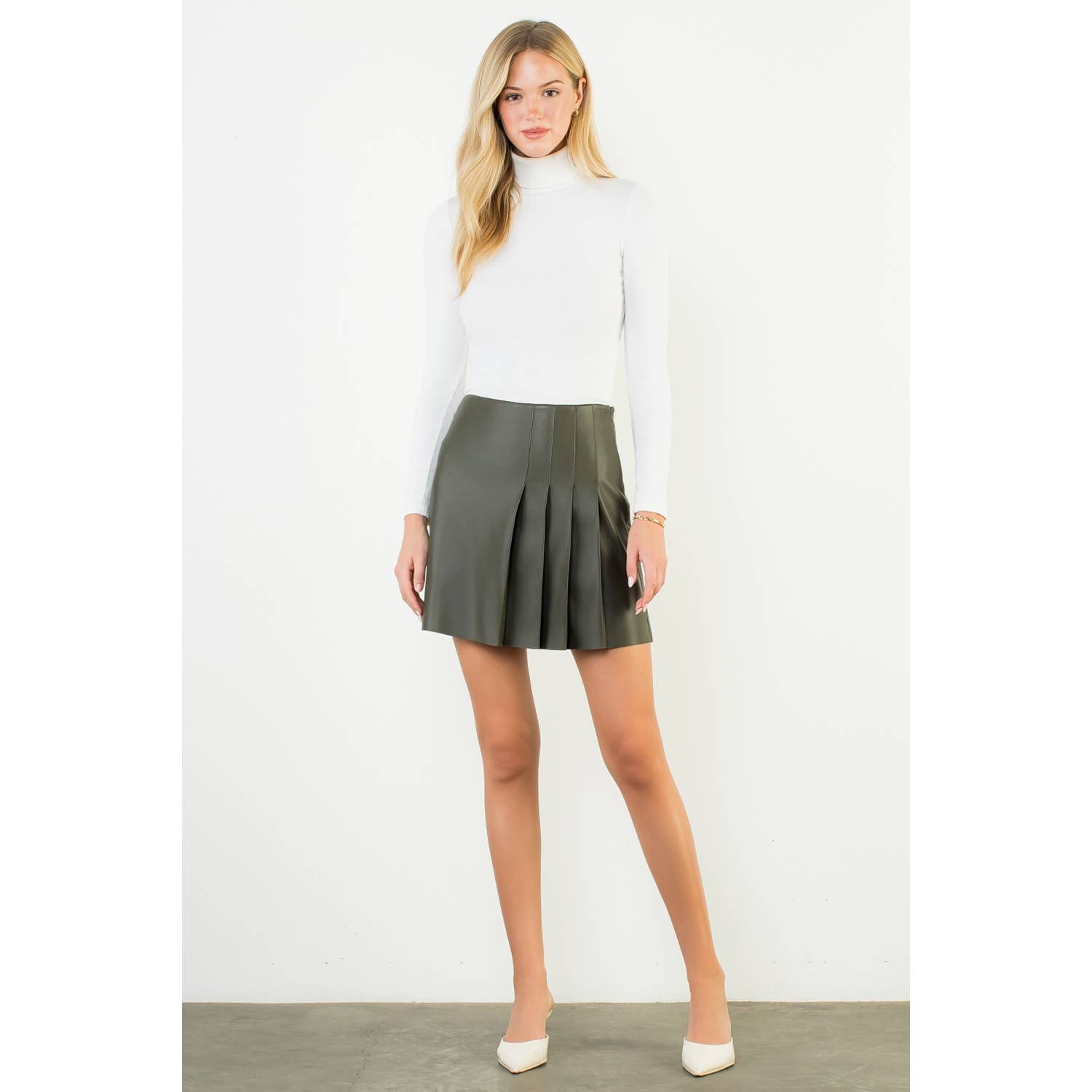 OLIV Minirock aus plissiertem Leder für den Großhandel auf Faire2