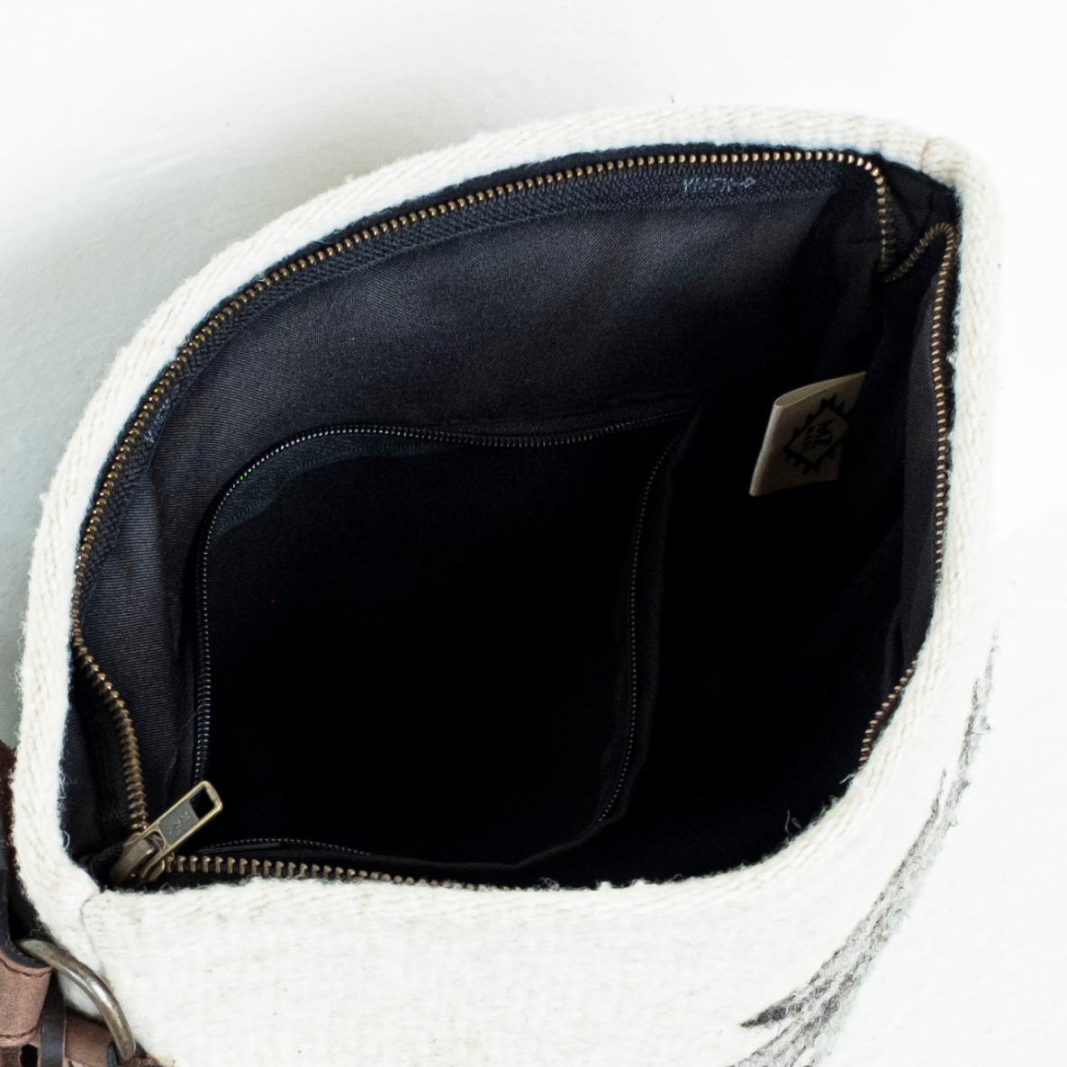 AMASOUK - Wholesale Shoulder Bag - Women's - Sendero Shoulder Bag1