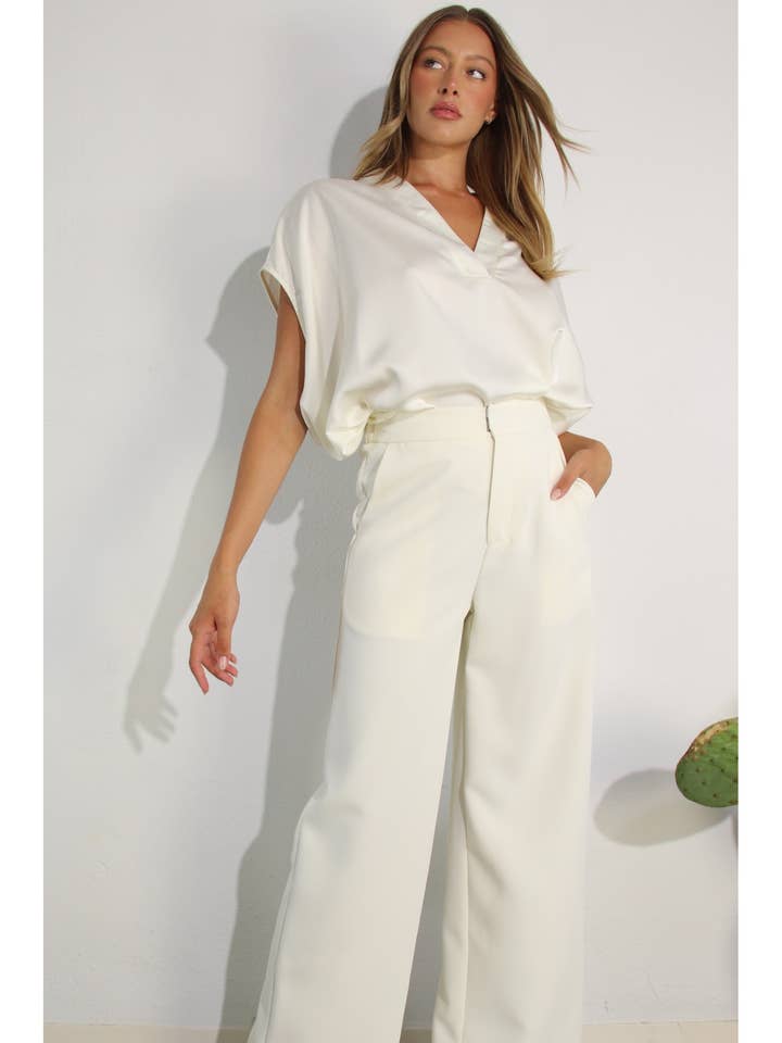 CONJUNTO DE TOP Y PANTALONES DE SATÉN CON CUELLO EN V DOLMAN para venta al por mayor de Mulla