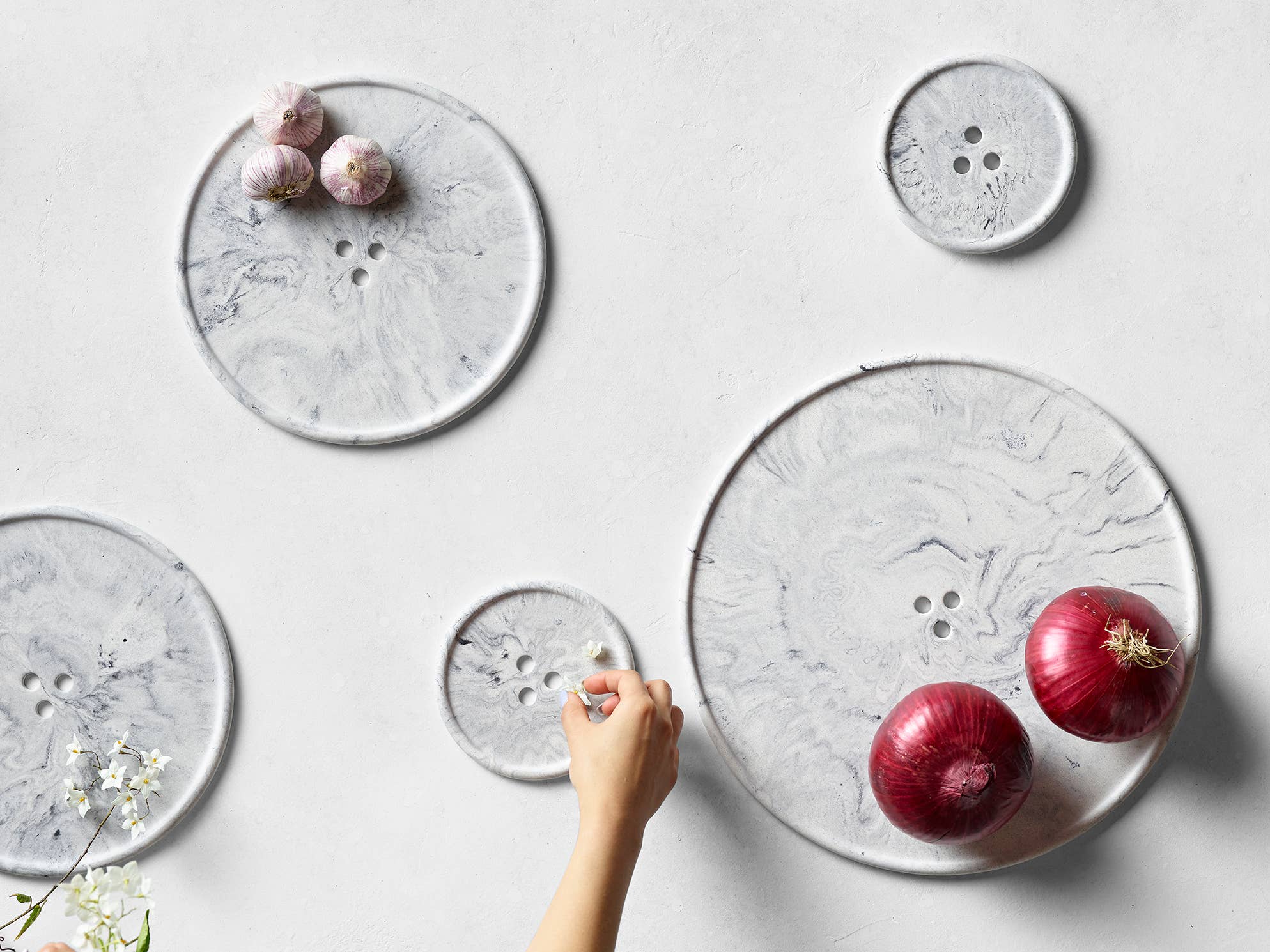 UME Studio – wholesale Prydnadsbricka – Bouton - Svart5